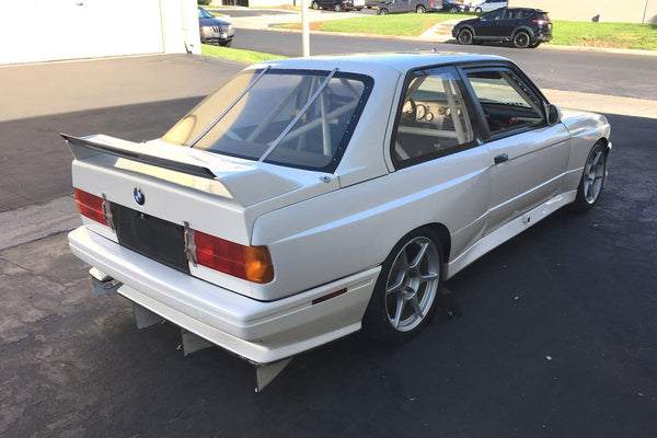 Polycarbonate Rear Windshield - E30 M3 | E30M3-RIVET-RRWINDOW – UroTuning